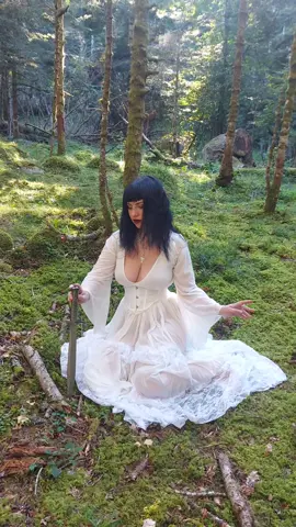 sometimes I just want to live in the forest as a Tolkien elf #lordoftherings #lordoftheringstiktok #handmade #handmadedress #handsewing #lotr #cosplay #elf #elfcosplay #fairycore #gothgirl #gothicgirl 
