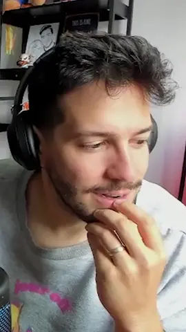 Vous pouvez voir si je suis devenu spider-man sur twitch.tv/mathpellerin #storytime #quebec #fr #twitchstreamer #twitch 