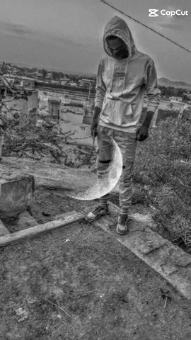 #ليتَ_ما_في_القلوب_يُرى_فلا_يُساء_فهمنا_ولا_نُسيء_فهم_أحد_🖤 #وُتـٌـٌٌـين_آلُـِـِِـِِِـِِـِـقٌـلُـِـِِـِِِـِِـِـب