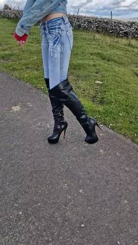 Feeelin' cute as hell!! 😻 #denim #jeans #heels #queen #otk #princess #catwalkmodel #girls #shoes #boots #lowwaistedjeans #lowwaisted #lowwaist #lowwaistedpants #highheelboots #extremeheels #lovemyjeans 