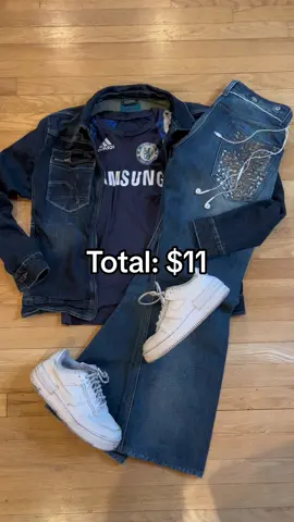 Styling a $10 outfit #OOTD #fashiontiktok #styletips #mensfashion #streetwear #blokecore #thrifted 