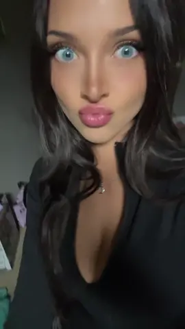 My 12head distracted me sorry🥹 WISH I HAD BROWN EYES