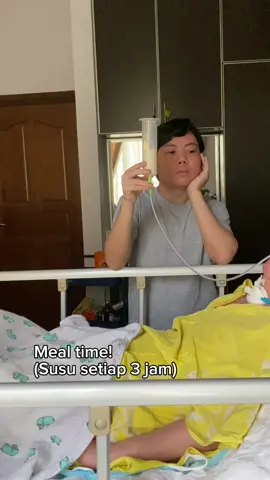Left my 9-5 corporate job to take care of my bedridden mak and it’s the best decision I’ve ever made. Sumpah lagi puas jaga sendiri. #adayinmylife #caregiver #caretaker #Bedridden 