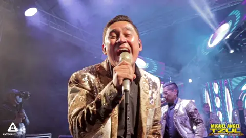 Mix Rock and Roll - Miguel Angel Tzul y su Marimba Orquesta