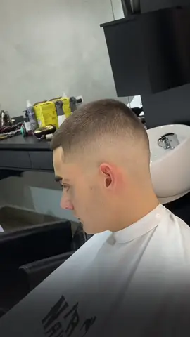 Corte de cabelo militar #moderno #barbearia #cortedecabelomasculino #cabelomasculino #cortedecabelo 