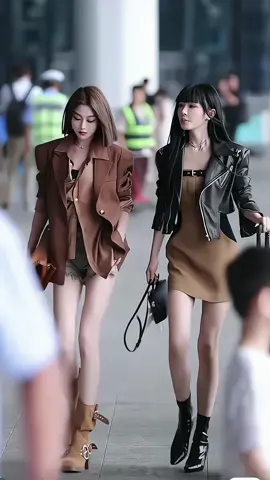 2 đứa cháy nhất phố luôn ❤️‍🔥#outfitideas #fyp #xh #tipsphoido #tytytrungquoc 