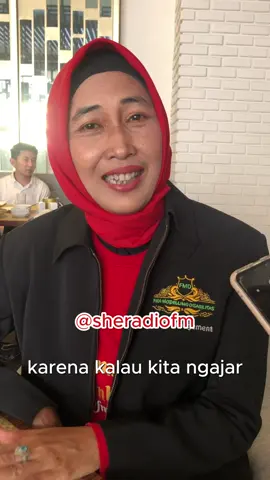 Bu Esti, selaku owner dari FMD (Fira Modelling Disabilitas) membagikan pengalamannya selama mengajar siswa-siswanya yang istimewa dalam bidang modelling. Yuk kita simak videonya!😍 #modelling #fashion #sekolahmodel #sekolahmodeling #tentanganak #seputaranak #ibudananak 