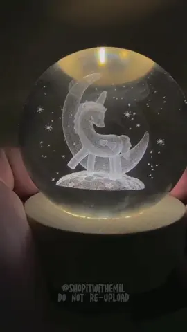 3D Crystal Ball Night Lamp is a must! Kapag meron ka nito paniguradong gaganda ang ambience sa room mo. 😻 #nightlamp #3dnightlampcrystallamp #tablelamp #fyp #crystallamp 