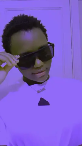 me minding my own business 😅😅😅#velgienmoraa❤️❤️🌹 