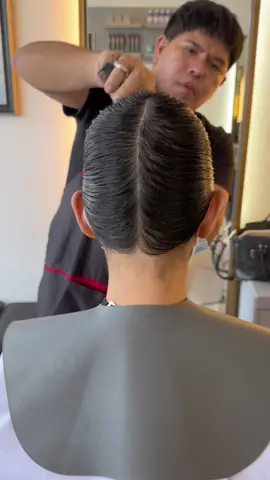 Forward Cutting Creates Framing Layers ✔️ #hairtutorial #haircut #hairstyle #longlayers #hecktorsalon 