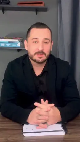 Legenda: Se você pudesse decodificar os segredos dos números do seu propósito? Os números essenciais da sua e vida e caminho, na palma de sua mão!  Aprende comigo, no nosso curso de Numerologia pitagórica! O link está na Bio, e eu espero você!  #AlefPoffo #NumerologiaPitagorica #CursodeNumerologia 