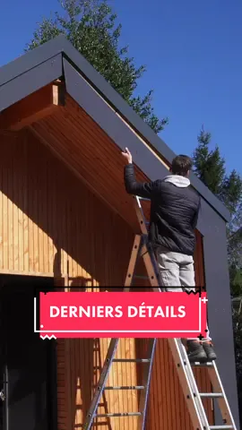 Derniers détails ! Tu en penses quoi ? 😉 #bardage #finitionsbatiments #finitionpeinture #travaildubois #garagemoderne #atelier #peintureexterieure #peinture #lechantierdesmax 
