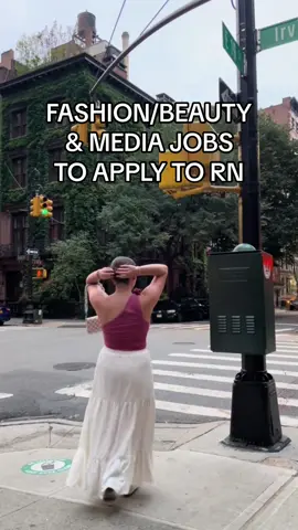 All on linkedin rn! Save/screenshot to remmeber to apply :) #careertiktok #jobstoapplyfor #fashionindustry 