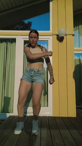 no holiday without dancing ☀️ dc: @Liam Maughan thanks for the nice choreography #foryou #fyp #mirow #holiday #dance 