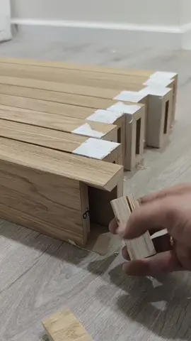 Монтаж реечной перегородки видеоинструкция.#рейкивинтерьере #зонированиекомнаты #своимирукамидлядома #своимируками #домисад #DIY 