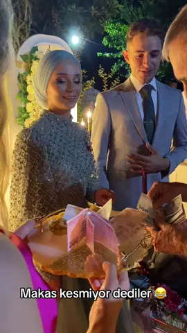 Sizce tepsi de kaç para vardır ? 😂😂 #söz #nişan #nişanımızvar #takıtöreni #trabzonseti #enercii #makaskesmiyor #sözyüzükleri #sözkurdelesi #dilanpolat #keşfet #keşfetteyizzz #fypシ 