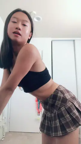 I have no clue what im doing but tik tok im 18.attempting but not my best but worth a try  #asiangirl #18 #foryoupage❤️❤️ #fakebodytiktok #dancing