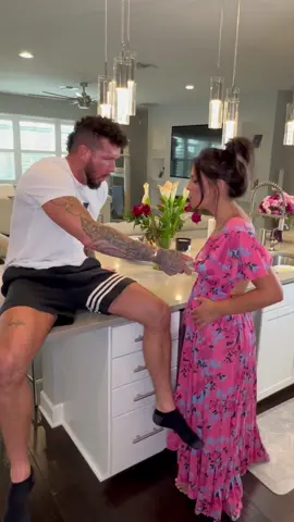 Just a normal healthy relationship 🤣