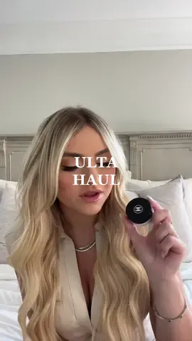 Sofia Richie inspired makeup products from Ulta! I absolutely adore her love for Chanel 💄 Video reference: @whowhatwear @Sofia Richie Grainge #sofiarichie #sofiarichiestyle #sofiarichiemakeup #ulta #ultahaul #makeuphaul #motd #makeupfavorites #chanel #chanelbeauty 
