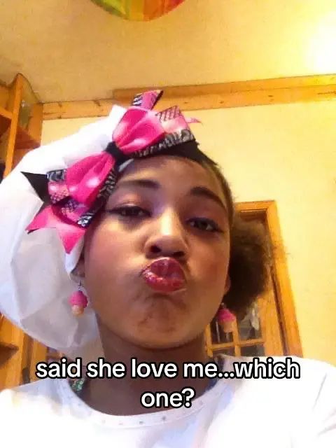 #lanceyorlanceytrend #nonbinary #fyp #queer #wlw #makeup #Eyeliner #lesbian #wlnb #nblnb #choker #chains #gauges #piercings #GlowUp 