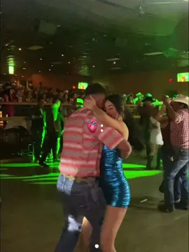 love to dancee🫶🏽#CapCut #fyp #parati #baileschingones #dancing#bailesvip #norteñas #escapade2001 #fypviral 