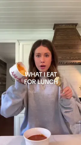 GIRL LUNCH🫶🏼🍅🧀#whatieatinaday #whatieatinadayrealistic #momoffour #momof4 #realisticmom #realmomlife #motherhoodunfiltered #lunchidea #momlunch #girldinner #girllunch 