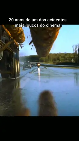 20 anos de Premonição 2 e sua cena de acidente na estrada que traumatizou uma geração! . . #premonicao #premonicao2 #finaldestination #terror #cinema #filme #filmes #cine 