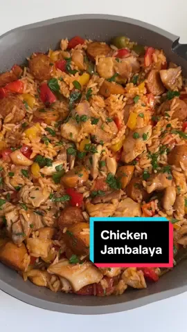 HIGH PROTEIN, LOW CALORIE chicken sauasage jambalaya 🍗🥘🤤 Perfect for an easy and quick meal prep! Macros (per serving) ⬇️ 546 calories 43g protein 59g carb 20g fat Chicken marinade (4 servings) ⬇️ 1 lb boneless skinless chicken breast 1/2 tsp salt 1/2 tsp creole 1/2 tsp paprika Ingredients (4 servings) ⬇️ ➡️ medium low heat pan 1 tsp olive oil 4 (280g) chicken sausages 2-3 medium bell peppers 2 tsp minced garlic 4 tbsp tomato paste 4 cups chicken broth 1.5 cups jasmine rice 1/2 tsp salt 1/2 tsp creole 1/2 tsp paprika ➡️ let the mixture come to a simmer ➡️ put on low heat ➡️ cover pan and cook for 12-15 minutes #jambalaya #highprotein #macrofriendly #weightloss 