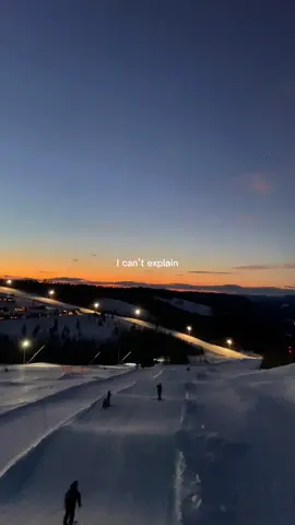 skiing 🔛🔝#winter #wintervibes #skiing #skitok #sweden #skiingislife 