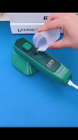 DU LỊCH CÔNG TÁC CẦN CÓ 👍👍👍 Bàn là hơi nước mini nóng nhanh chế độ hơi nước khoẻ giúp là phẳng quần áo nhanh chóng thiết kế nhỏ gọn thuận tiện bỏ túi mang đi du lịch công tác 🥰🥰🥰#banla #banlahoinuoc #banlahoinuocmini #banlahoinuoccamtay #banui 