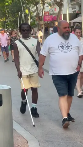 blind help social experiment #fypシ #foryou #fyp #prank #kindness #kind #Love #socialexperiment #blind 