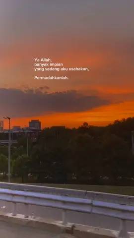 permudahkan dan kuatkan yallah#CapCut #selfreminder #quotesestetik #sadstory #selfreminderquotes #thepowerdoa #jatuhpulih_ #permudahkansegalanya 