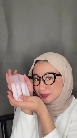 Udah punya shade yang mana aja nih? 😘 #YOULongLastingBeauty #YOUMakeups #YOUCloudTouch 