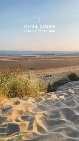 Save for later 📌 Camber Sands is the perfect English coastal destination for when the sun is shining ☀️  🏖️ The beach itself is huge, so even on the busiest summer days you can still find a nice spot. 🇬🇧 In East Sussex on the South Coast of England – close to the quaint town of Rye. 🚗 There is plenty of parking available or you can get a train from London to Rye then a bus to the beach. 🏄‍♀️ You can try a number of watersports at Camber Sands, including kitesurfing, paddleboarding, jet skiing and more.  🏡 Make sure you leave some time to explore Rye, it’s a really charming town.  🌊 For a hotel option, check out The Gallivant – it also has an award-winning restaurant @The Gallivant Save for later or tag who you’d like to visit Camber Sands with ☺️ ——— #cambersands #uktravel #ukcoast #londondaytrip #visitengland  Camber Sands Guide | South Coast of England | UK Coast | UK Travel Ideas | London Day Trip | Visit England | Travel England 