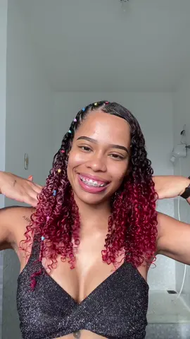 + penteadinho fácil com elásticos  fitagem rapidinha com pente três fileiras! ❤️ #penteadosfaceis #penteadoscomelasticos #penteadoscomliguinhas #penteados #penteadoscacheados 