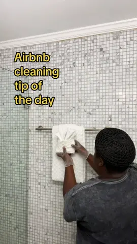 Its all about the details, Hosts love it and the guests love it even more!! Dont be a basic cleaner !  #airbnb #cleaning #cleaninghacks #cleaningtips #airbnbtips #airbnbcleaningtips 