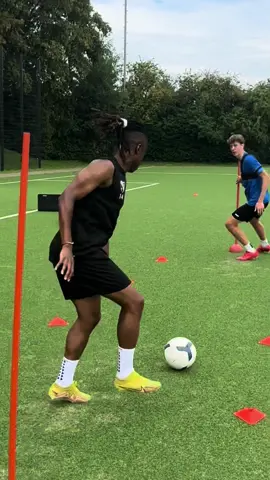 Its You 🆚 You everyday .  Work hard , be kind and amazing things will happen. ⚽️ @STATSports @Tymek @A-Champs #football#workoutmotivation #Soccer#believe#motivated #energy#power#soccertraining#performance#baller#germany#nrw#fördertraining#zusatztraining#stützpunktherne#Fussballcamp#fussballcampelevenstars#NLZ#youth#jugend#fussballer 