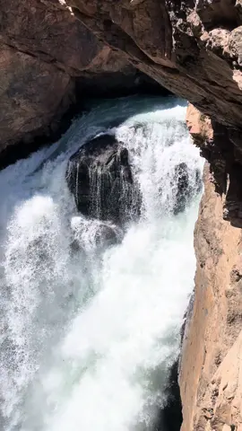#waterfall #mobilevideography #iskandarkul #water #reel #viraltiktok #naturevibes #nature #asia #dreamlocation #dayinmylife #tajikistan #beauty #unseen 
