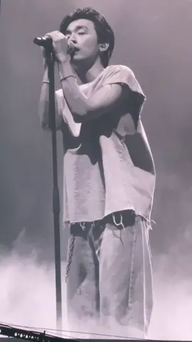 ต่างจากวันนั้นที่ฉันโยนทิ้งทุกอย่าง เพื่อแลกให้เขาไม่ไป แต่ในวันนี้ฉันไม่เป็นไร ฉันไม่รู้สึกกับความรักอีกต่อไป 🖤 #ไม่อยากชินthreemandown #Threemandown #Threemandownliveatimpactarena2023 