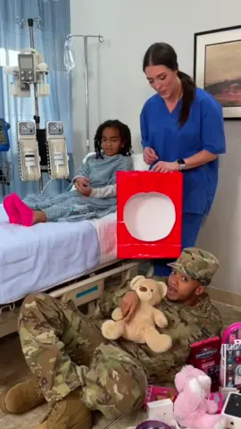 She cried when she saw her Daddy ❤️#drama#veteran#militaryhomecoming#feelgoodThis original video was produced by Hendersondramaclubnm, Network Media and Kyle & Mistie