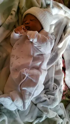 one week old snap😍 #SAMA28 #babylove #newborn #cutebaby #babytiktok #babyboy #babylesedi #1weekold #leadwithlove #viral #viralvideo #babyboy #lesedimagwai 