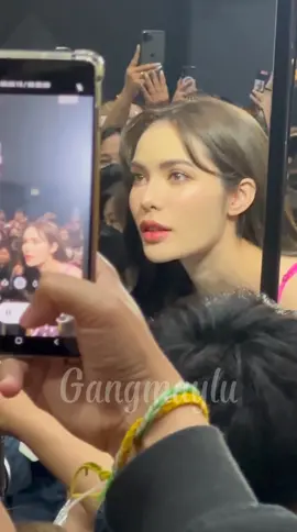 My two sisters who came to the concert today both said: Charlotte looks even prettier in person x100000000000000 times 😭😭😭 #ชาล็อตออสติน #charlotteaustin #charlotte #ชาล็อต #อิงล็อต 