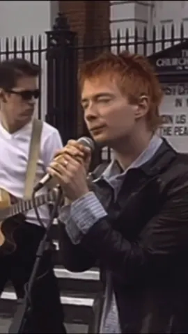 Fake Plastic Trees - Radiohead (live at Top of the Pops, 1995) #rock #90s #rocknroll #radiohead #systemofadown #soundgarden #smashingpumpkins #aliceinchains #pearljam #limpbizkit #stonetemplepilots #foofighters #bush #grunge #notgrunge #vintage #viral 