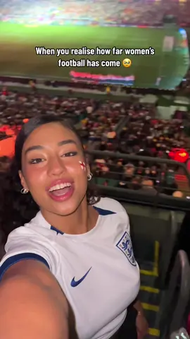 Makes me teary, so beautiful to see 🥹 ! #FIFAWWC 