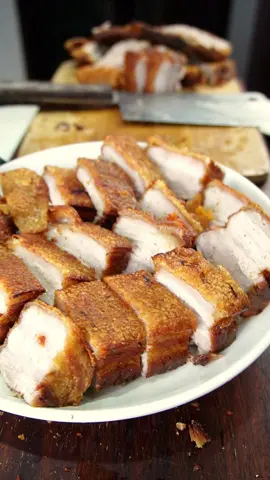 Lechon Kawali 🐷 #lechon #lechonkawali #filipinofood #homecooking #euniceloisss #pinoyfood 