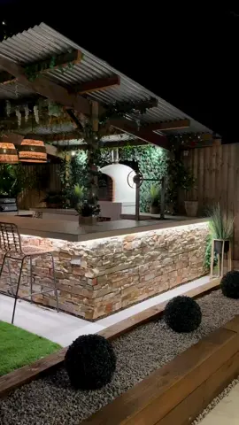 The outdoor kitcen at night ✨  #outdoorkitchen #outdoorliving 