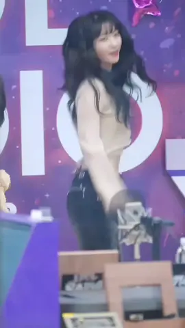 qualidade péssima 😞  #yubin #ohmygirl #naoflopa #vaiprafy #viraliza #siucams 