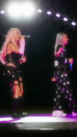 DISPO por primera vez en vivo !!! Ya se la aprendieron los que van al tour ? Pa gritarla la proxima vez !!!   @baby miko 💖💖💖