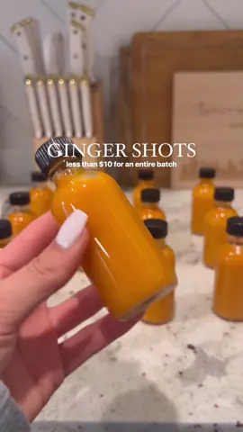 so good for energy, digestion, and immunity! ⚡️ ginger shots: - 2-4 large carrots - 2 large oranges - 1-2 lemons - 20-24 oz ginger - optional: celery #gingershots #juicingrecipes #detoxdrinks #antiinflammatory #immunitybooster #naturalpreworkout 
