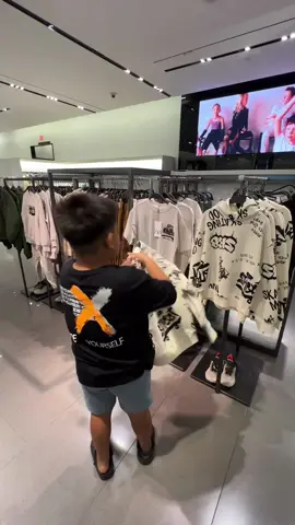 let’s go back to school shopping 🫶🏻 